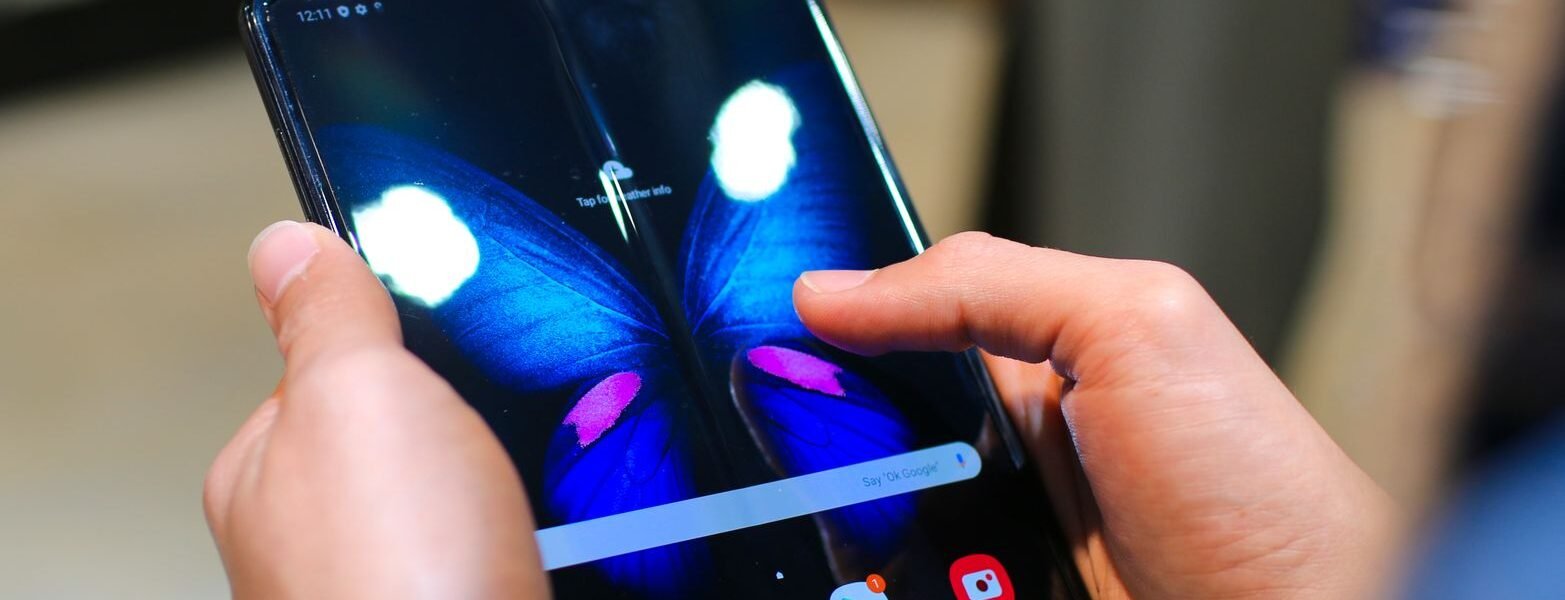 Apple foldable phone
